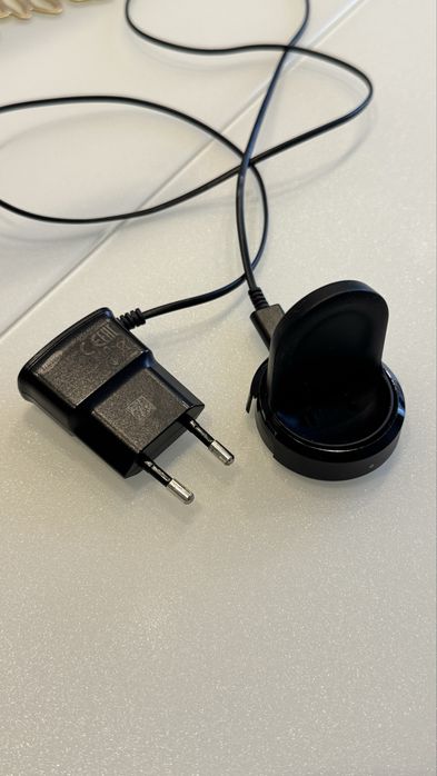 Продам Смарт-годинник samsung galaxy watch 42mm колір rose gold бу