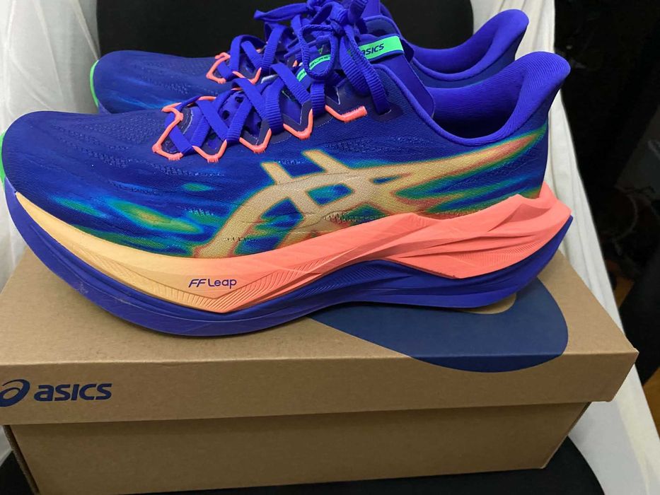 Asics Superblast 3 10kms feitos + Par de Meias