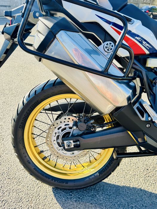 мотоцикл Honda Africa CRF1000 в оригіналі тільки з Японії