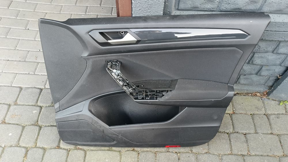 Boczek drzwi przednie prawe T-roc 2019 r