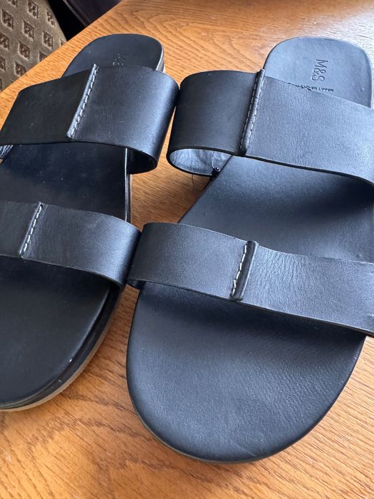 Skórzane klapki Marks and Spencer w rozniarze 41/42