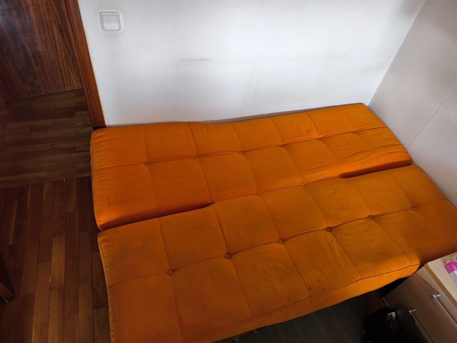 Sofá - cama laranja