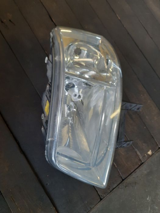 Lampa lewy przód - Volkswagen T5