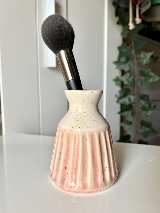 Small ceramic jug425333523334440961