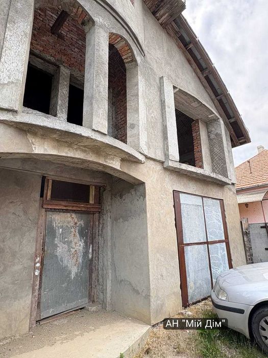 Продається будинок у м.Берегове