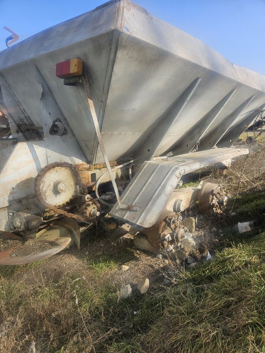 Розкидач мінеральних добрив мву 6 , рум