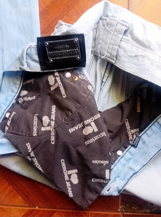 Jeans Claros Carrone Jeans com Rasgos – Fabricado em Portugal