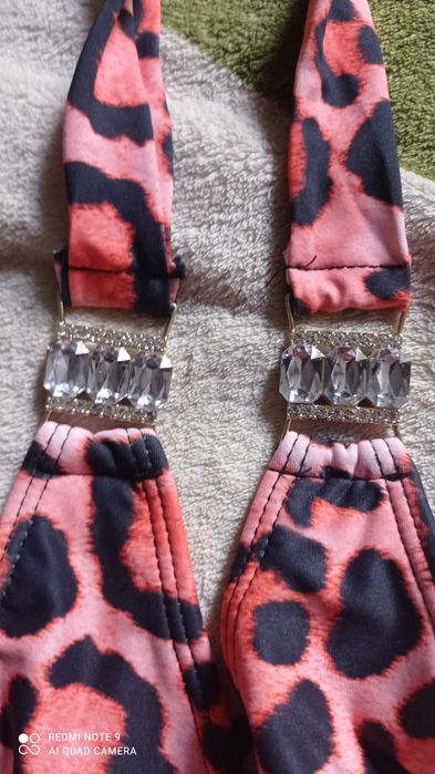 Сплошной совместный купальник