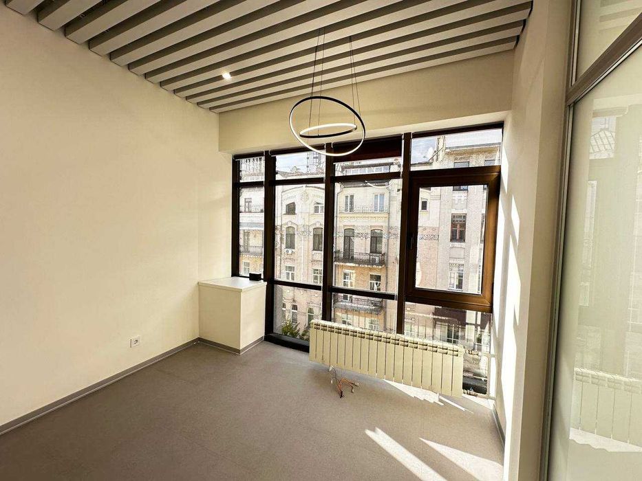 Продажа офиса 400 кв.м. с VIP ремонтом. Золотые ворота. Бизнес-центр.