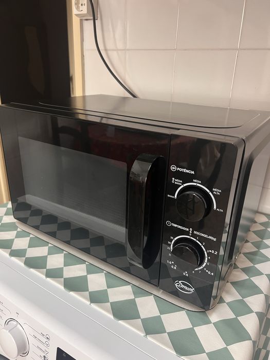 Micro-ondas eSmart 20L 700w preto