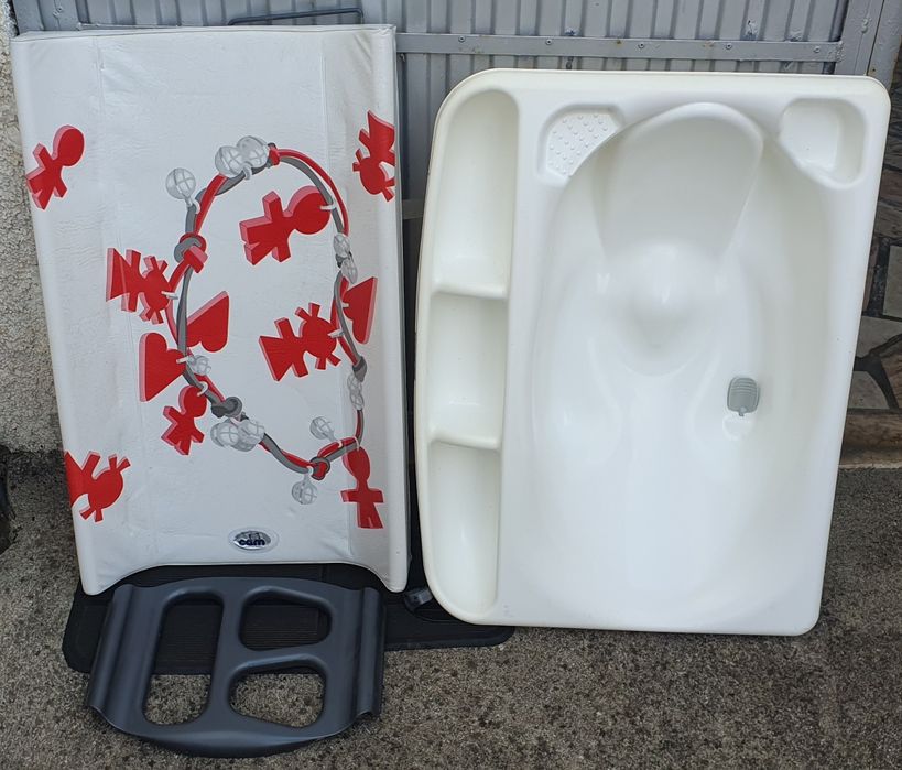 Muda fraldas com banheira portátil