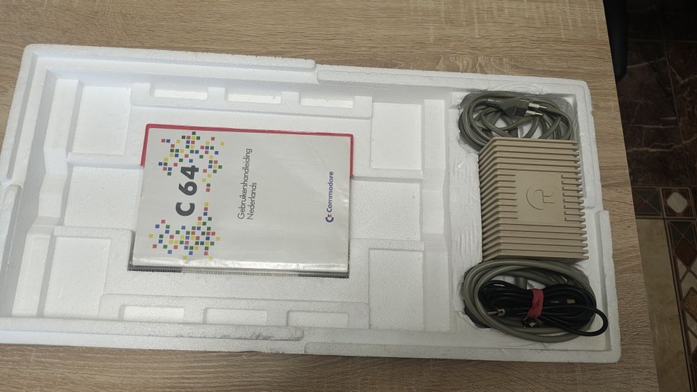 Sprzedam commodore c64