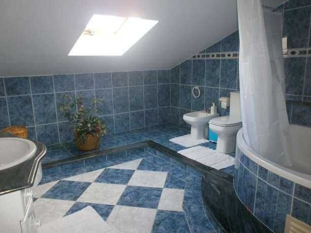 Quarto em moradia, com todas as despesas incluídas e limpeza partes comuns, nos Parceiros, Leiria