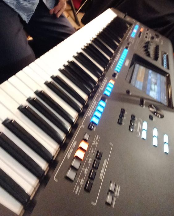 Teclado Yamaha genos 1
2550€