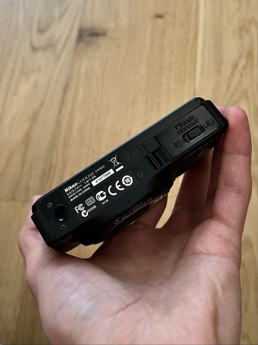 Nikon S9300 як НОВИЙ, повний комплект!