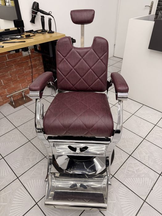 Fotel barberski – używany, stan idealny