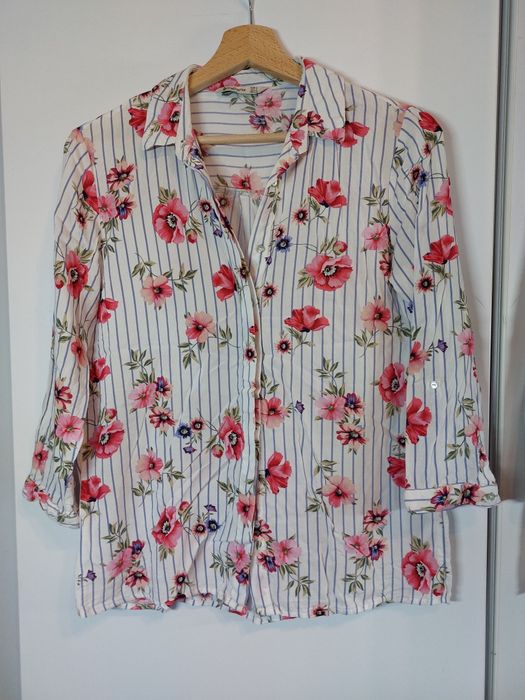 Biała koszula w kwiaty Stradivarius 36/S biała bluzka w paski koszula