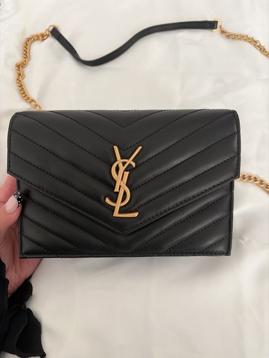 Czarna torebka Ysl