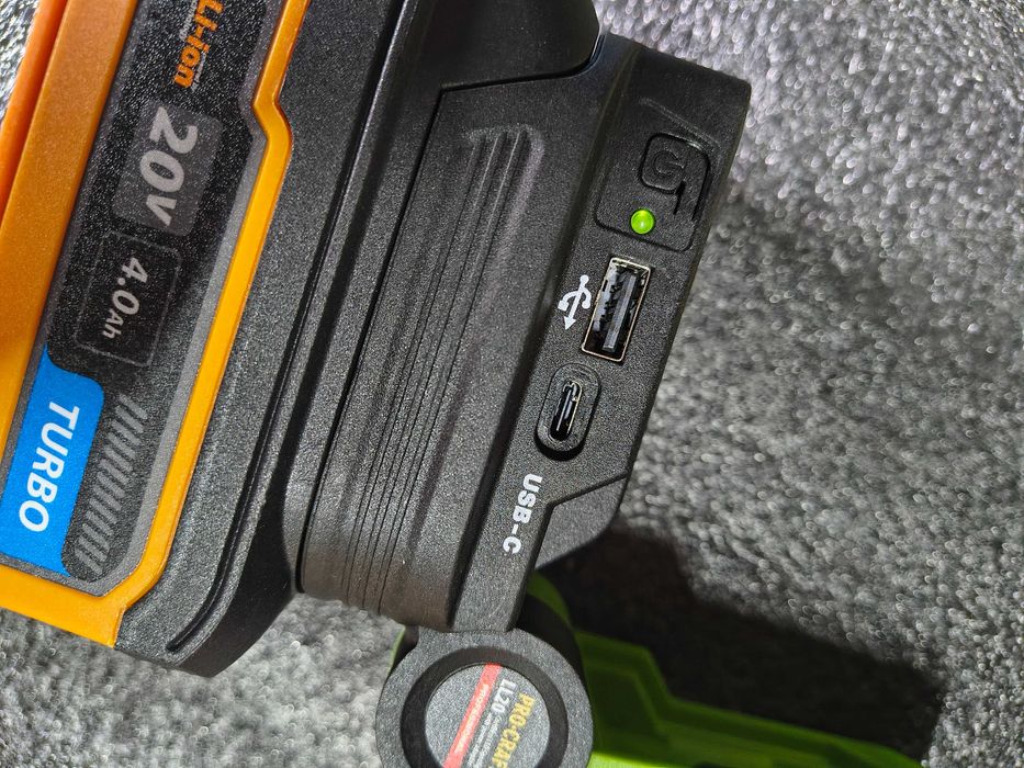 Ліхтар під АКБ з USB Procraft LL20: 600 грн. - Фонарики