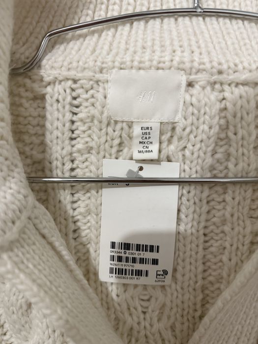 Cвитер H&M  молочний
