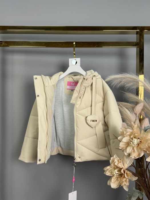 Куртка для дівчинки 104, 110, 116 см. на весну стьогана курточка