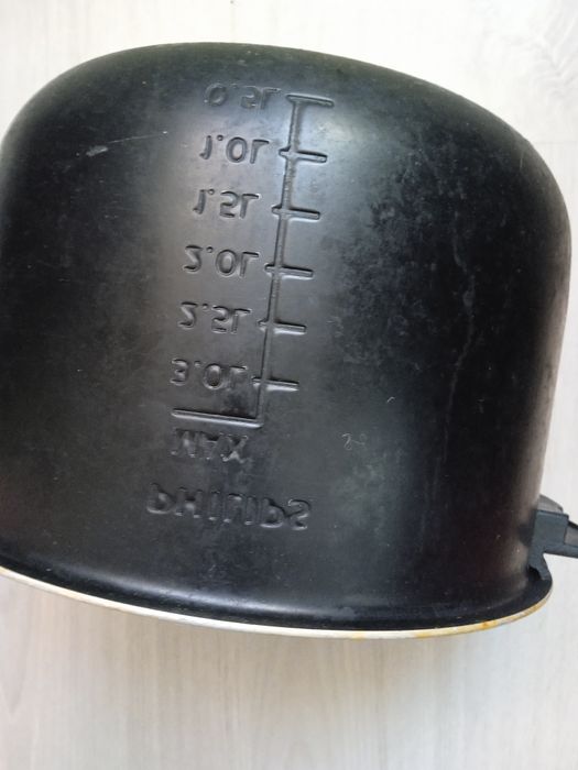 Чаша для мультиварки в хорошем состояние.