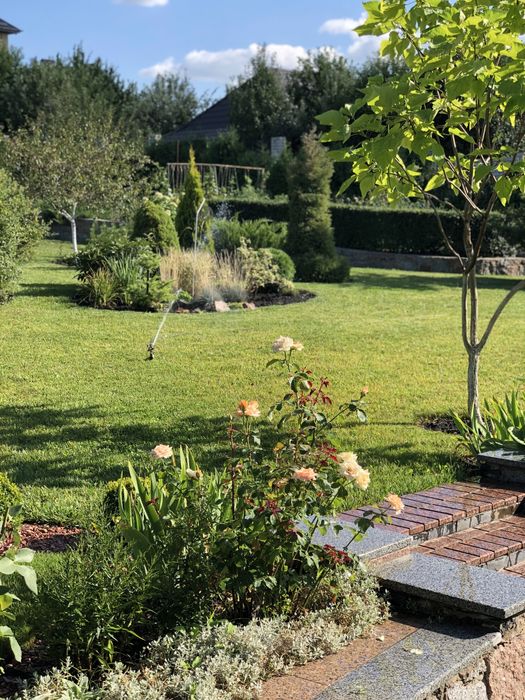 Дом с потенциалом с просторным и ухоженным участком