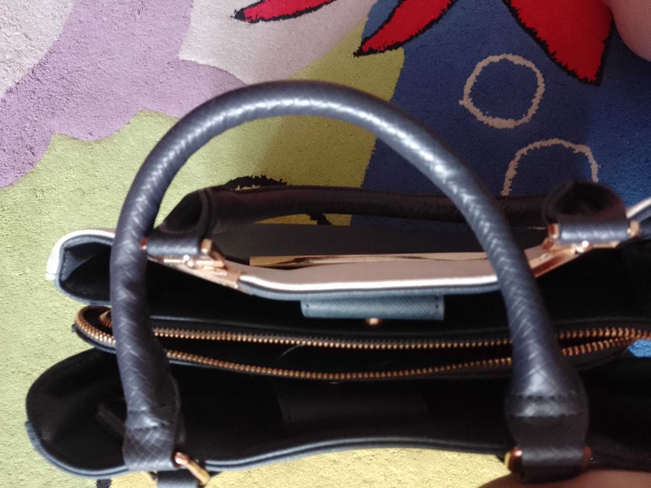 Torebka damska listonoszka elegancka do teatru