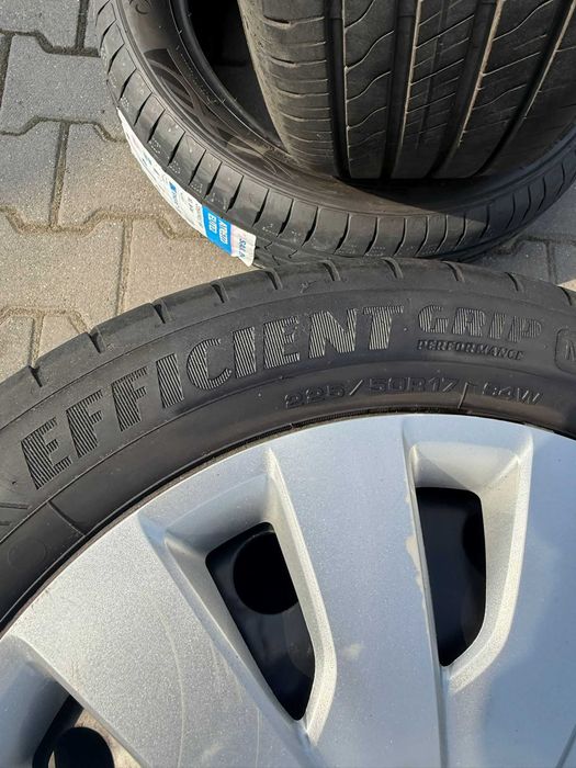 Felgi stalowe z kołpakami 17" 5x115 7j et44 225/50/17 z 2019 r.