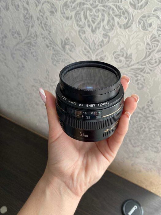 Canon EF 50mm f/1.4 USM