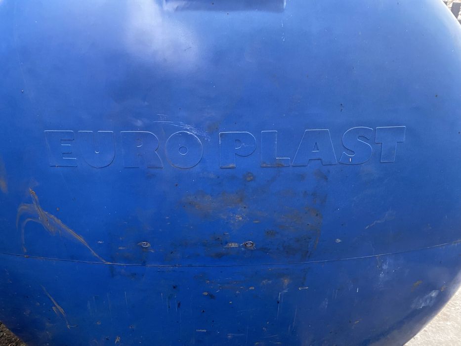 Бочка 3000л пластик с краном