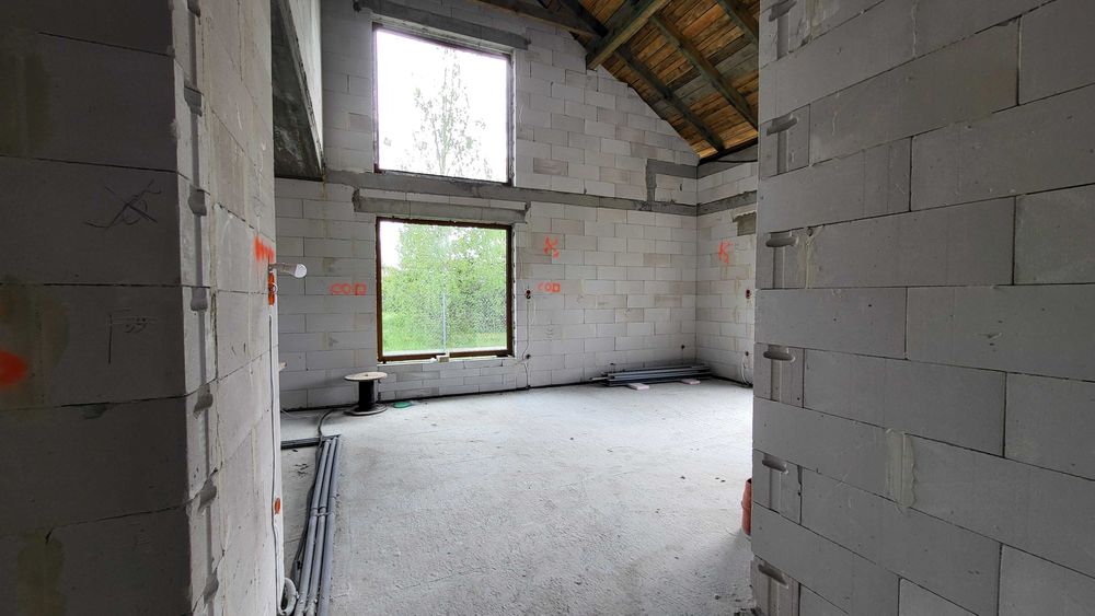 Na sprzedaż przestronny, nowo wybudowany dom jednorodzinny do wykończenia  o powierzchni około 148 m², zlokalizowany w malowniczym Burkacie - Więcej