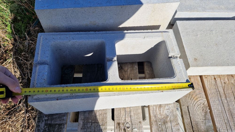 Pustak ogrodzeniowy biały