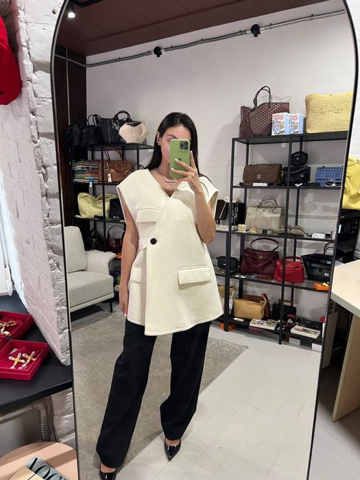 Білосніжний стильнмй жилет, IMMI, розмір М-L! Розпродаж до 70%