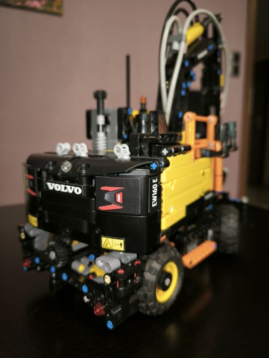 LEGO technic 42053 + 8293 ładowarka koparka Volvo Cisew • OLX.pl