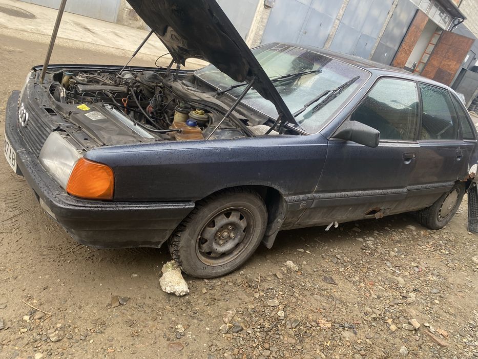 Ауди 100 89 год 2.3 бензин на запчасти