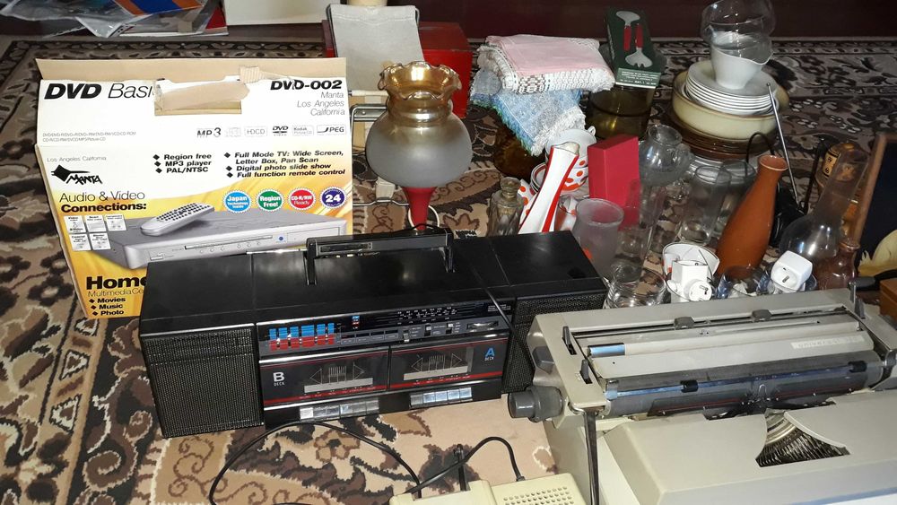 Radio magnetofon i inne maszyna do szycia