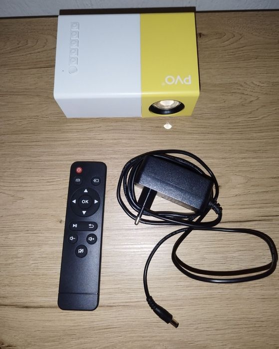NOWY LED Projector mini