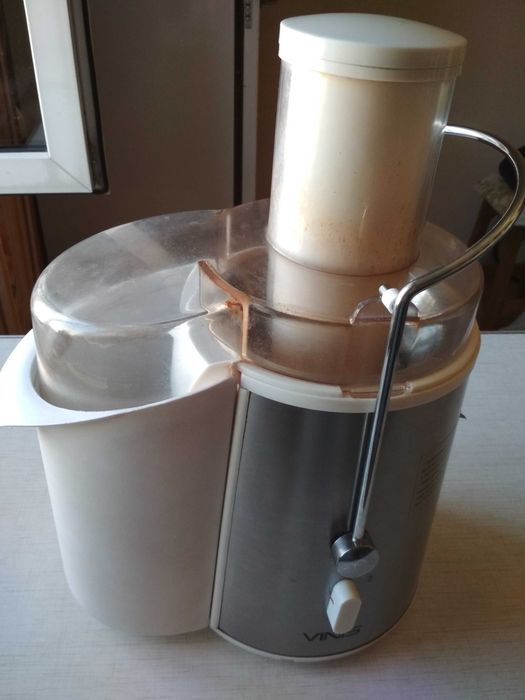 Электросоковыжималка Vinis,мощностью 900 вт.,2 скорости,Испания.