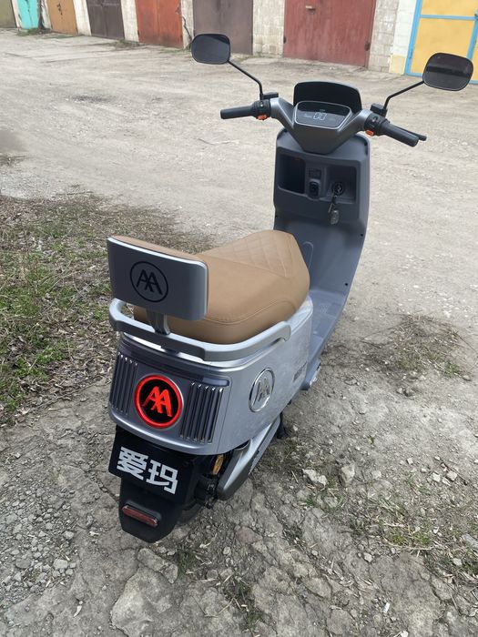 Aima A715 Електроскутер