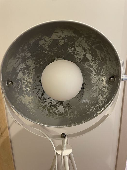 Lampa podłogowa Studio IV biało-srebrna,