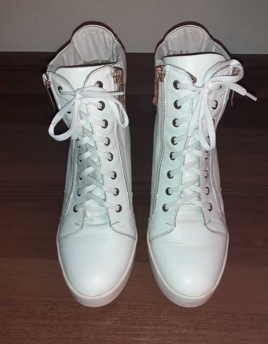 Демисезон. Холодный демисезон - Зима. Фирменная обувь. Размер 38, 38,5