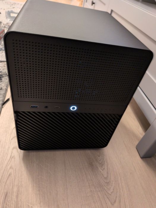 NAS 8bay / serwer domowy