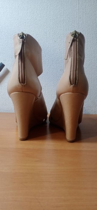 Продам жіночі туфлі ZARA
