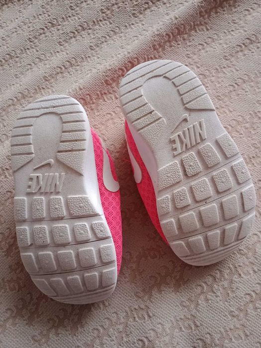 Buty sportowe dziewczęce Nike tanjun 23,5