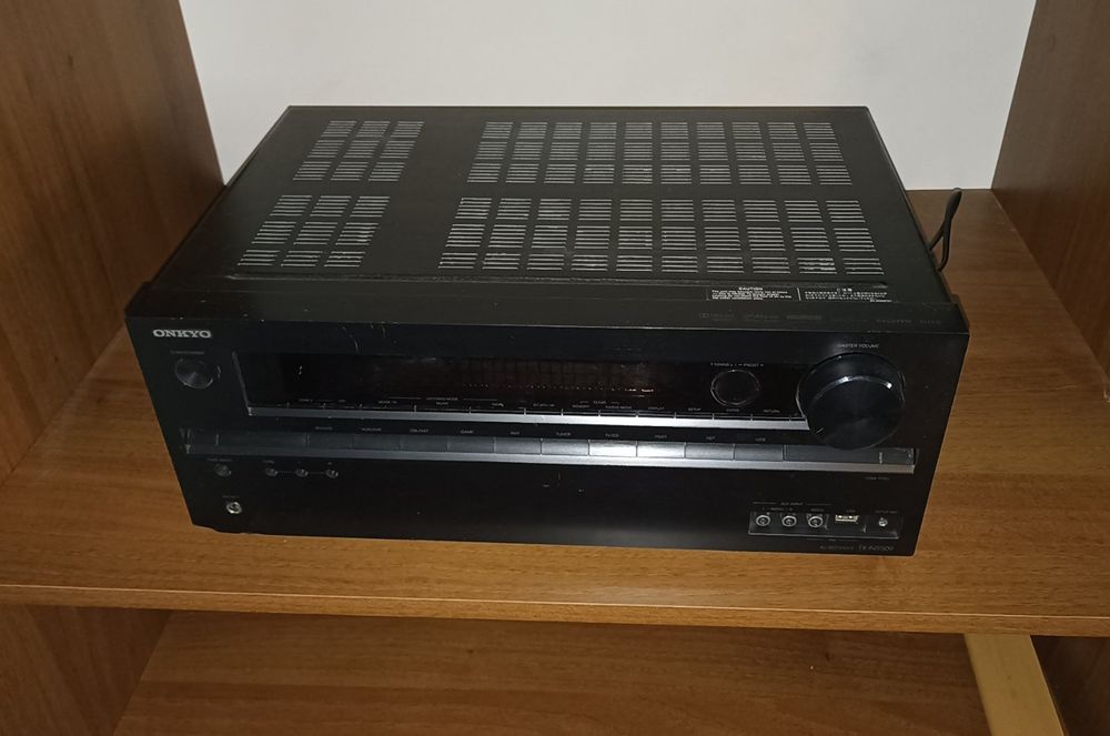 Ресивер Onkyo з Bluetooth