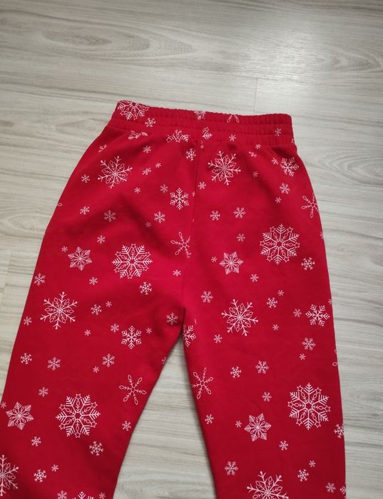 Nowe spodnie dresowe jogger Cropp