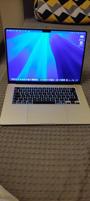 MacBook Air M4/15cali stan jak nowy gwarancja do Lipiec 2026!