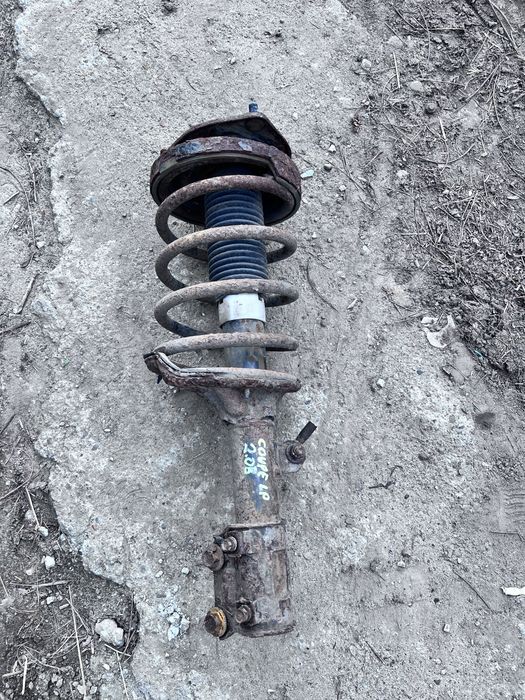 Hyundai coupe McPherson  zacisk zwrotnica