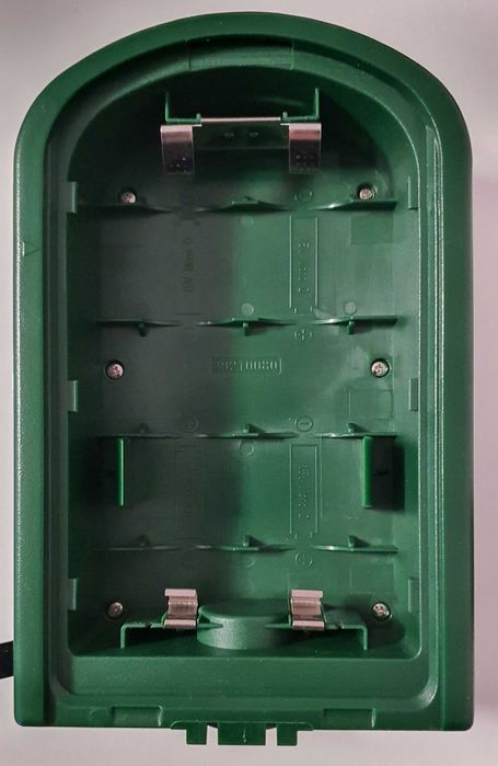 Repelente Ultrassónico p/animais no Jardim